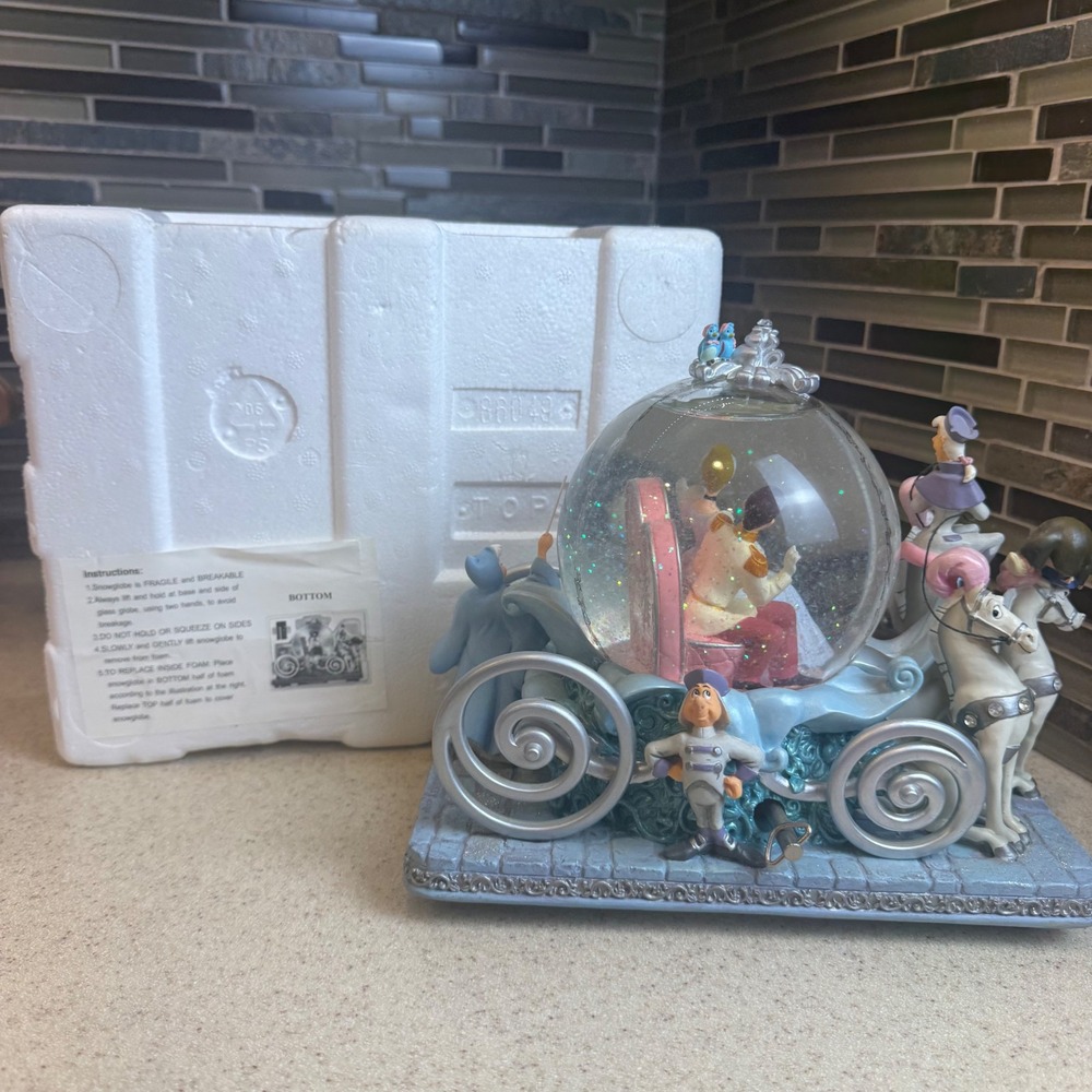 VTG 1999 Disney Cinderella Carriage Musical Snow Globe 50th Anniversary Works